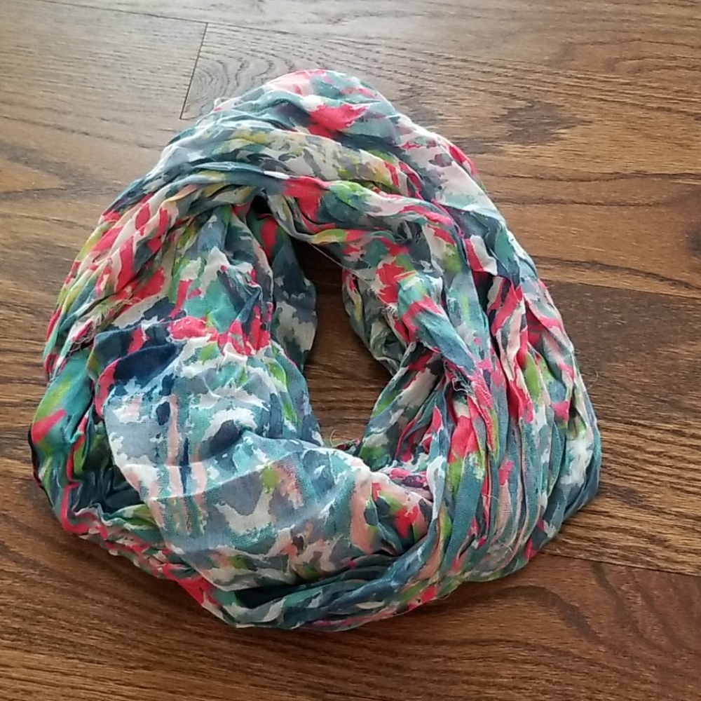 American Eagle Outfitters Scarf🦋